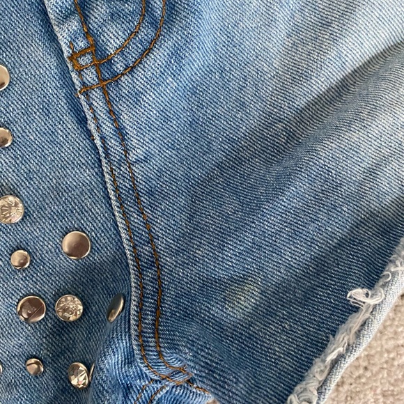 2/$20🛍Forever 21 • Jean Shorts •Sz 31 - Picture 3 of 6